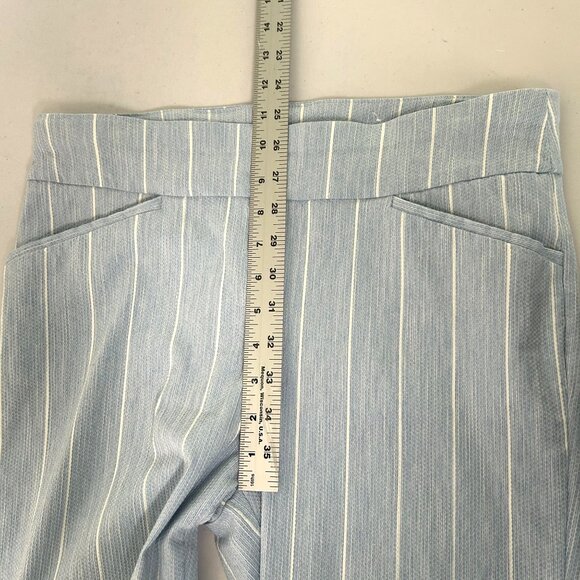 Chicos Perfect Stretch Capri Pants Size 1 M Blue White Striped Pull On Preppy - Picture 8 of 10